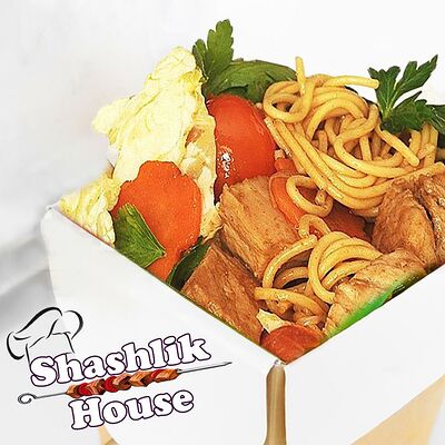 Вок со свининой по-пекински в Shashlik House по цене 370 ₽