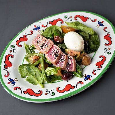 Салат с тунцом в Пицца 22 сантиметра по цене 750 ₽