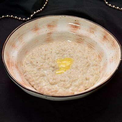 Овсяная каша на молоке в Правда по цене 250 ₽