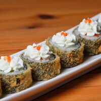 Ролл Сяки темпура с креветками в Sushi n Roll