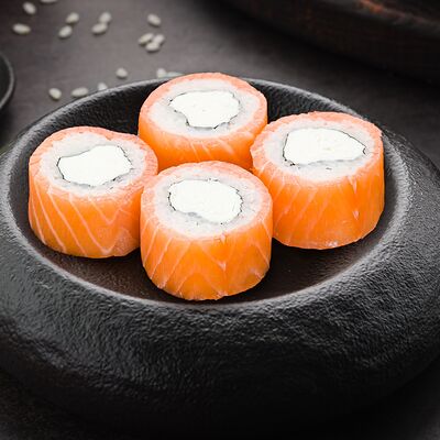 Половина ролла Филадельфия люкс в Рыба закусывала по цене 629 ₽