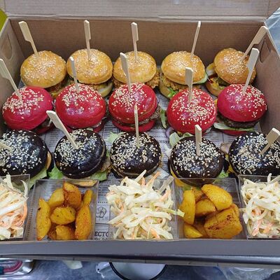 Набор мини-бургеров в Лавр по цене 1950 ₽