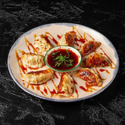 Гедза с говядиной в Sushi House по цене 650 ₽