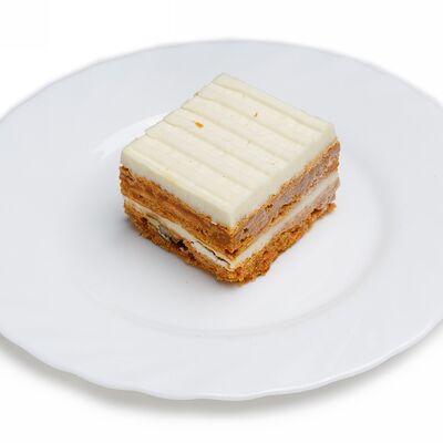 Торт морковный в Абсолют по цене 400 ₽