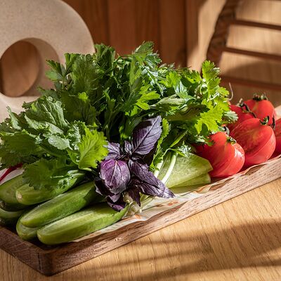 Свежие овощи с зеленью в Lali по цене 1280 ₽