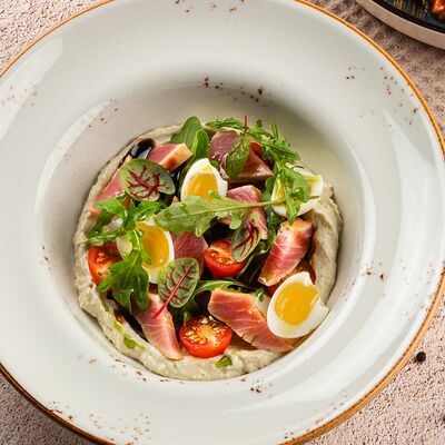 С тунцом от шефа в Омар Хайям по цене 620 ₽