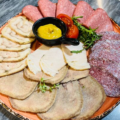 Ассорти мясных деликатесовв ЖАМЭЛЬ по цене 1145 ₽