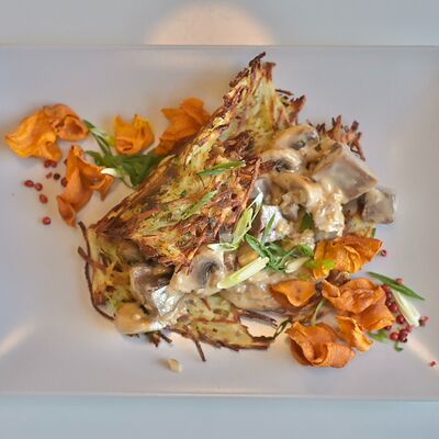 Говяжий язык с шампиньонами в Bucho по цене 750 ₽