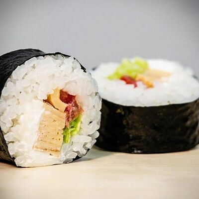 Ролл томаго Сушими в Сушими по цене 450 ₽