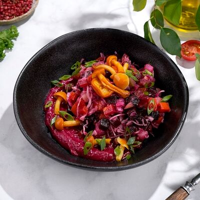 Винегрет с опятами в Петрушка по цене 300 ₽