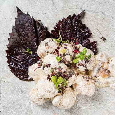 Куриные шарики в белом соусе в Blackberry по цене 8 р.