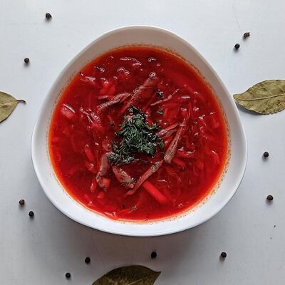 Борщ с говядиной в Вкусная усадьба по цене 290 ₽