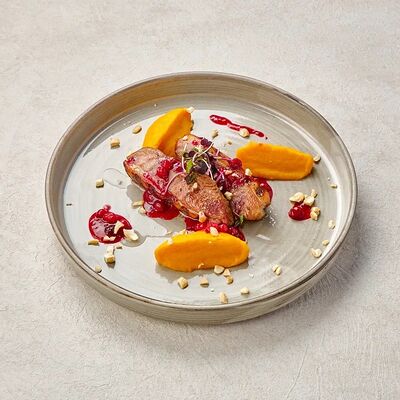 Утиная грудка в Пеперончино по цене 696 ₽