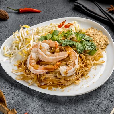 Pad Thai seafood с морепродуктами в Суп том ям по цене 810 ₽