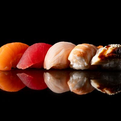 Ассорти суши в МОМО по цене 4200 ₽