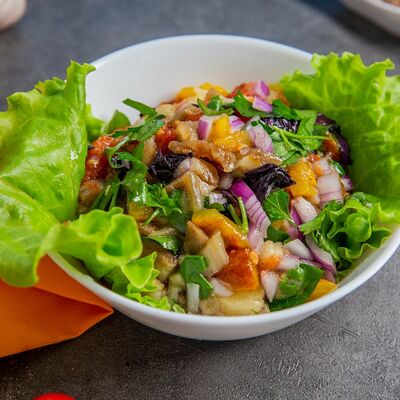 Салат из печеных овощей в Шашлык City по цене 440 ₽