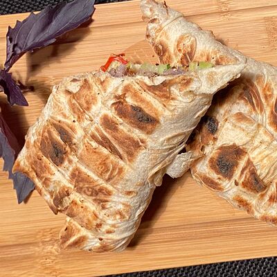 Шаурма из курицы на мангале в Бакинский Chef по цене 360 ₽