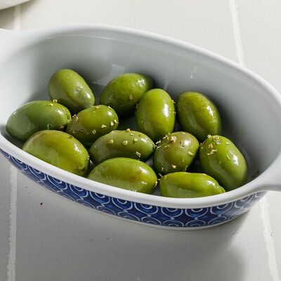 Оливки с чесноком и прованскими травами в Кукумбер по цене 390