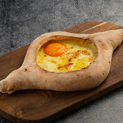 Хачапури по-аджарски в BeerLogovo по цене 675 ₽