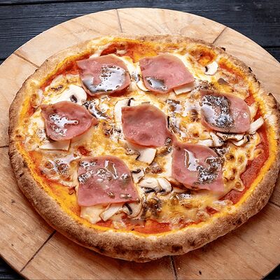 Пицца Ветчина и грибы в Секрет Огонька по цене 675 ₽