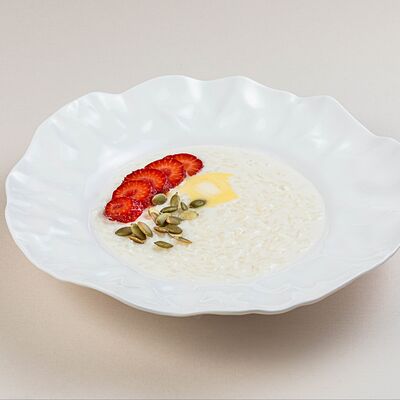 Рисовая каша с клубникой в Мармарис по цене 1905 ₸