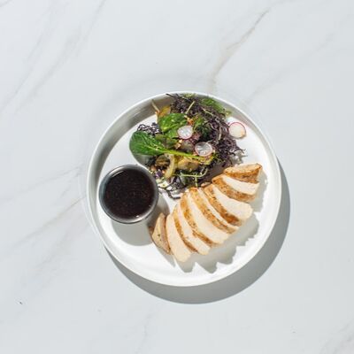 Куриная грудка су-вид в Sherwood Lounge Bar по цене 1068 ₽