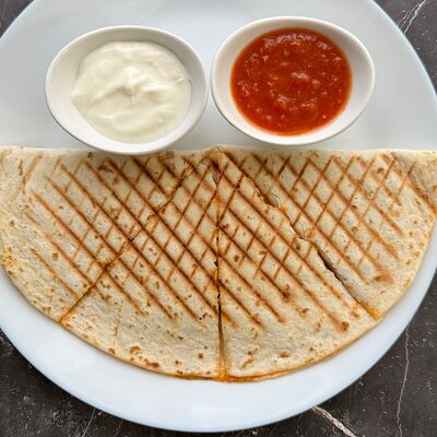 Кесадилья куринаяв Eurasiafood по цене 320 ₽