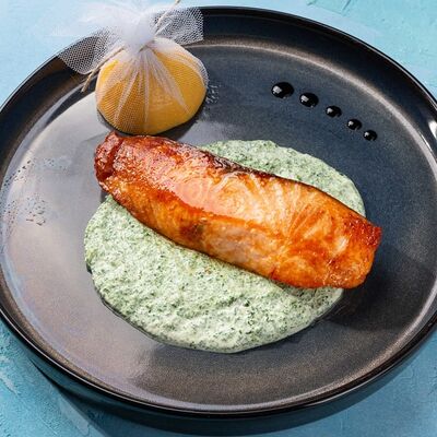 Лосось в сливочном соусе со шпинатом в Sesilia по цене 1200