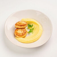 Котлеты из индейки с картофельным пюре в Сыроварня