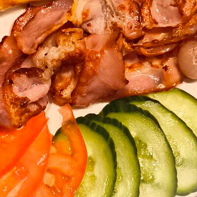 Бекон и зелень без глазуньи/омлета в Панеттоле по цене 280 ₽