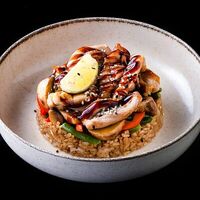 Рис с курицей в Rokoko Food Bar