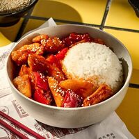 Курица в кисло-сладком соусе в Bao