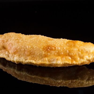 Чебурек с говядиной и кинзой в ЧБкафе по цене 350 ₽