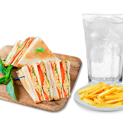 Сэндвич клаб, фри и напиток на выбор в LA Burger & Pizza по цене 3500 ₸