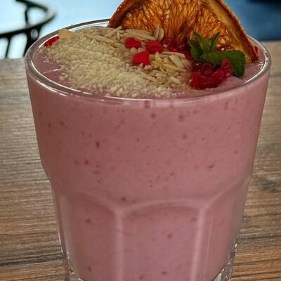 Смузи Банан-малина в Кофе и Вафли по цене 450 ₽