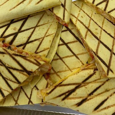 Кесадилья с говядинойв Настроение вкуса по цене 770 ₽