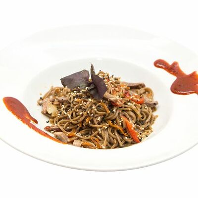 Wok с говядиной в Кафе на развилке по цене 783 ₽