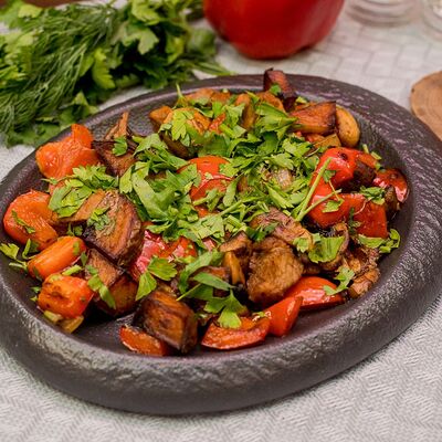 Сковорода с говядиной в Кампус по цене 590 ₽