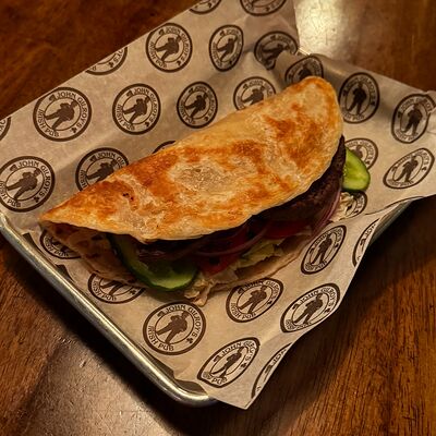 Биф роти в John Gilroys по цене 920 ₽