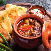 Суп с красной фасолью и говяжьим языком в Cernovar