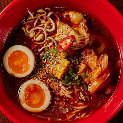 Рамен тонкацу со свининой кимчи в Рамен с уткой по цене 750 ₽