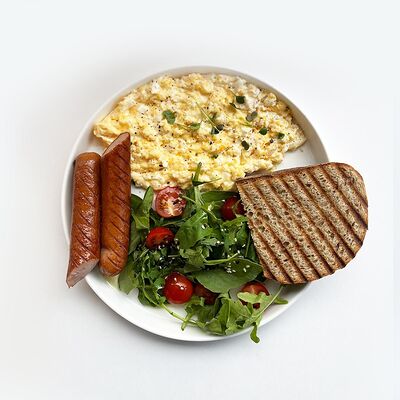 Сет с колбаской в Coffee Dream по цене 640 ₽