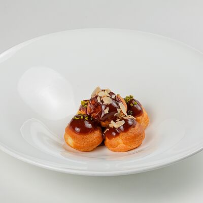 Профитроли в Bistrot по цене 1000 ₽