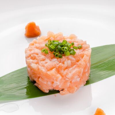 Тартар из лосося в Yoko по цене 1700 ₽