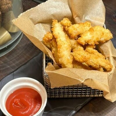 Куриные стрипсы в FABRIKA по цене 340 ₽