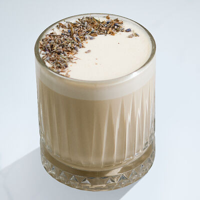 Лавандовый раф в Vaffel Норвежские вафли, завтраки, кофе по цене 420 ₽