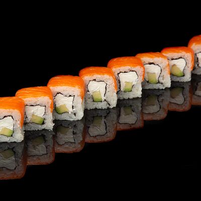 Ролл Филадельфия с авокадо в Big Sushi Premium по цене 765 ₽