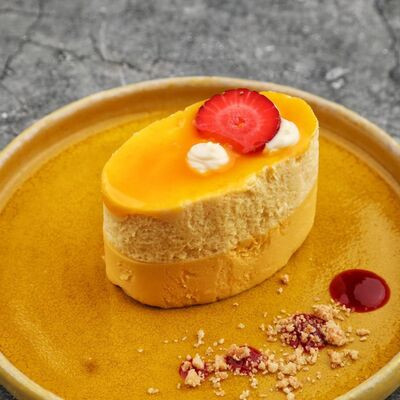 Десерт Мусс манго-маракуйя в Double по цене 410