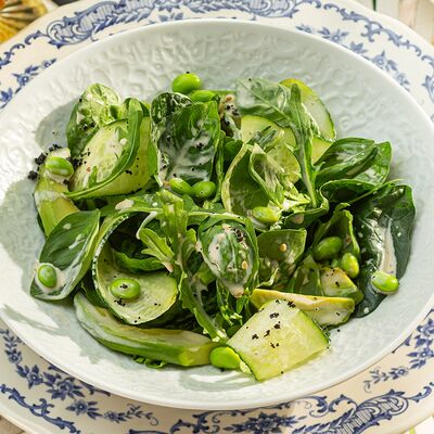 Зелёный салат с ореховым соусом в Шале Берёзка по цене 770 ₽