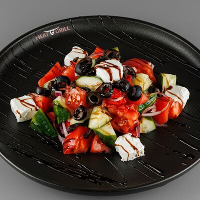 Греческий салат в Meat & Grill по цене 590 ₽